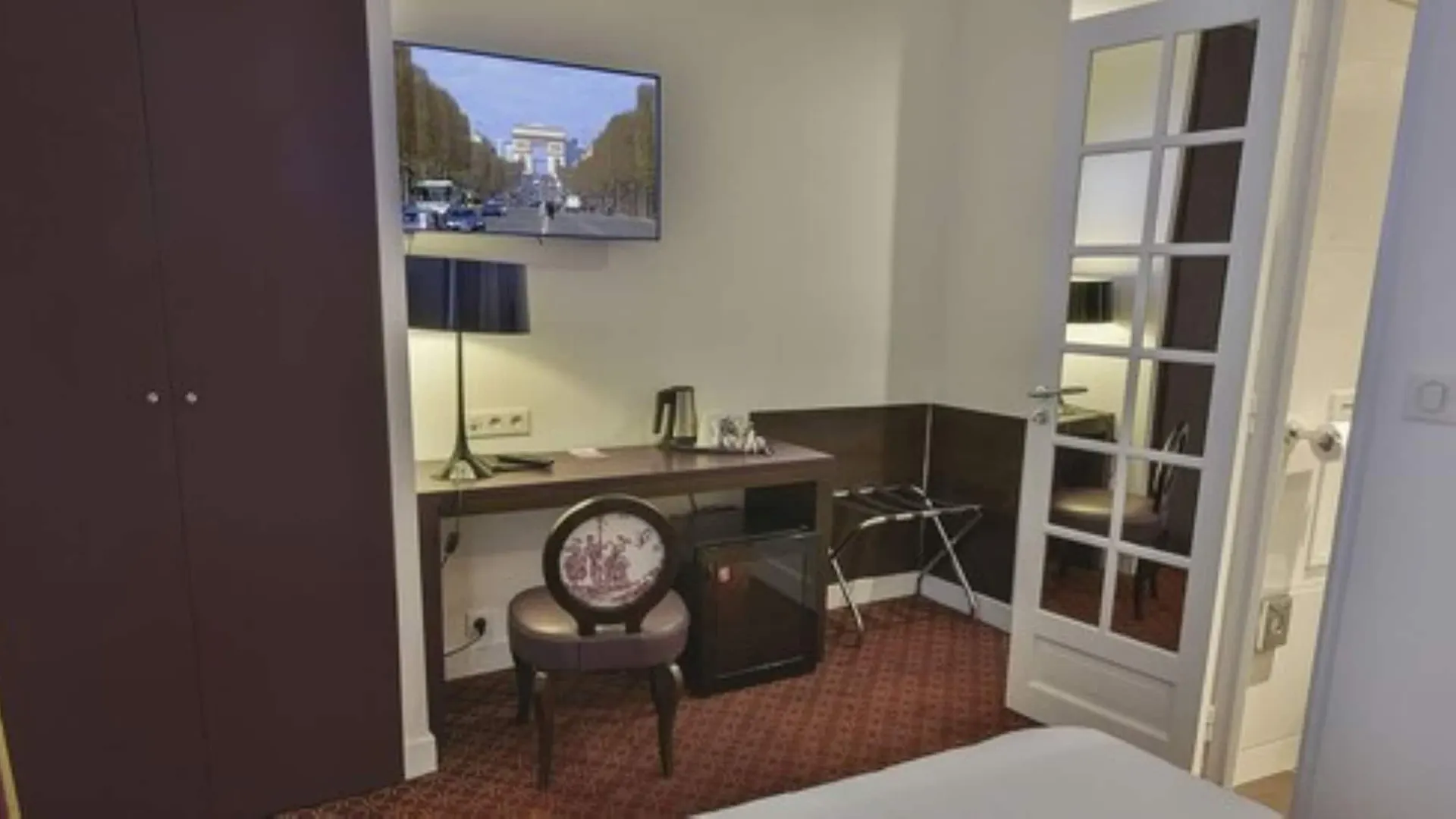 Star Champs-Elysees Paris Hotel