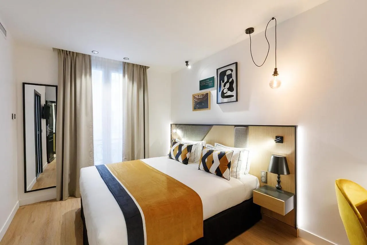Star Champs-Elysees Paris Hotell