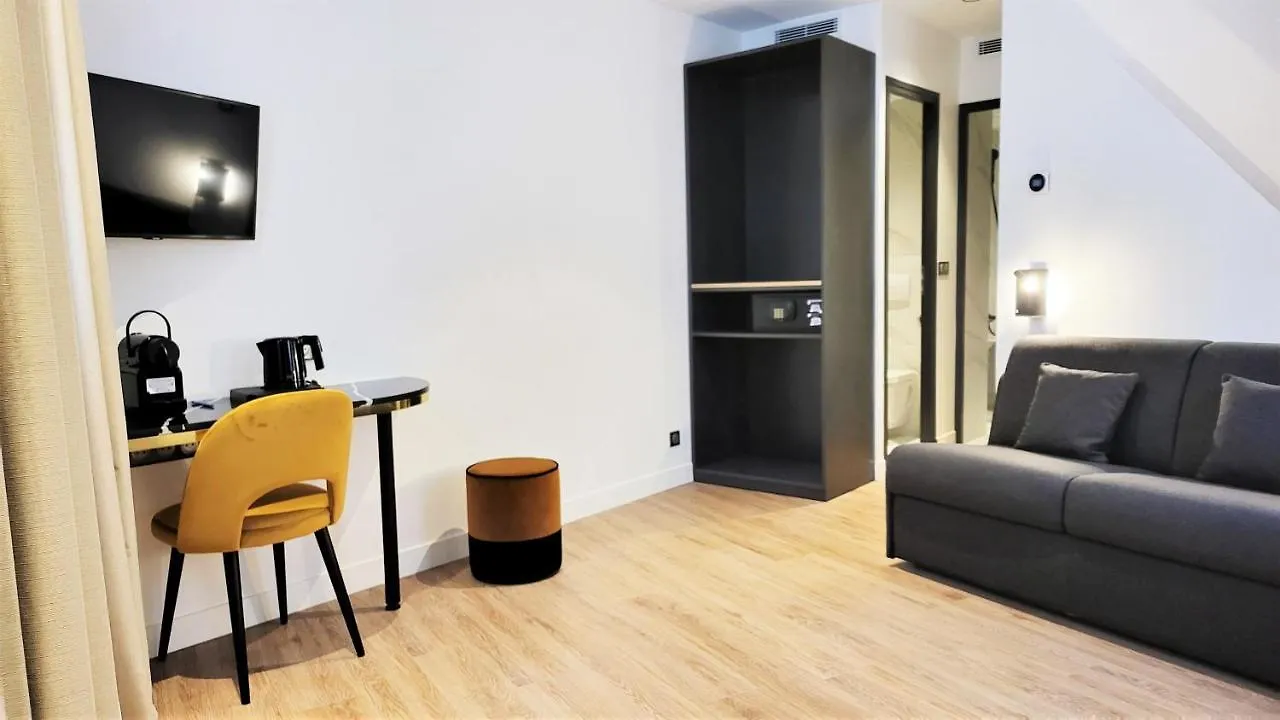 **** Hotel Star Champs-Elysees Paris Frankreich