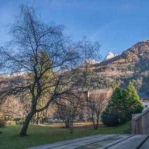 https://chamois-blanc-terrasse.hotels-rhonealpes.com