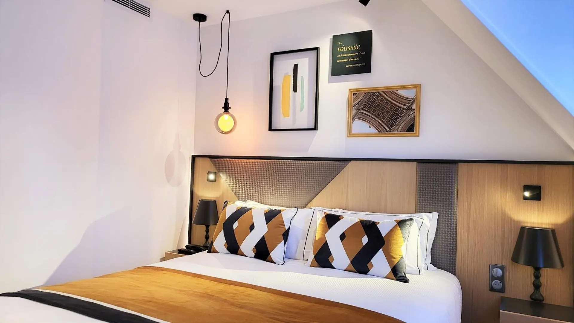 **** Hotel Star Champs-Elysees Paris France